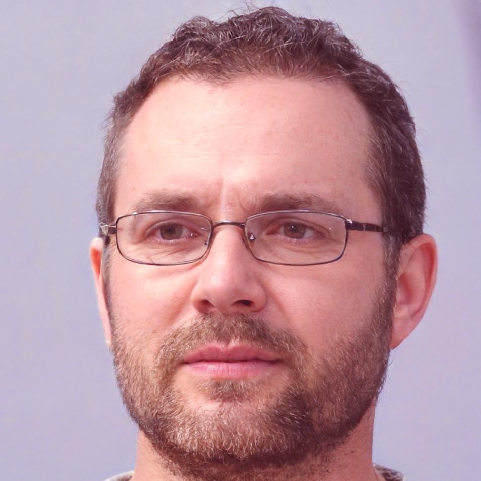 Eğitim danışmanı öğrencilere yardımcı oluyor